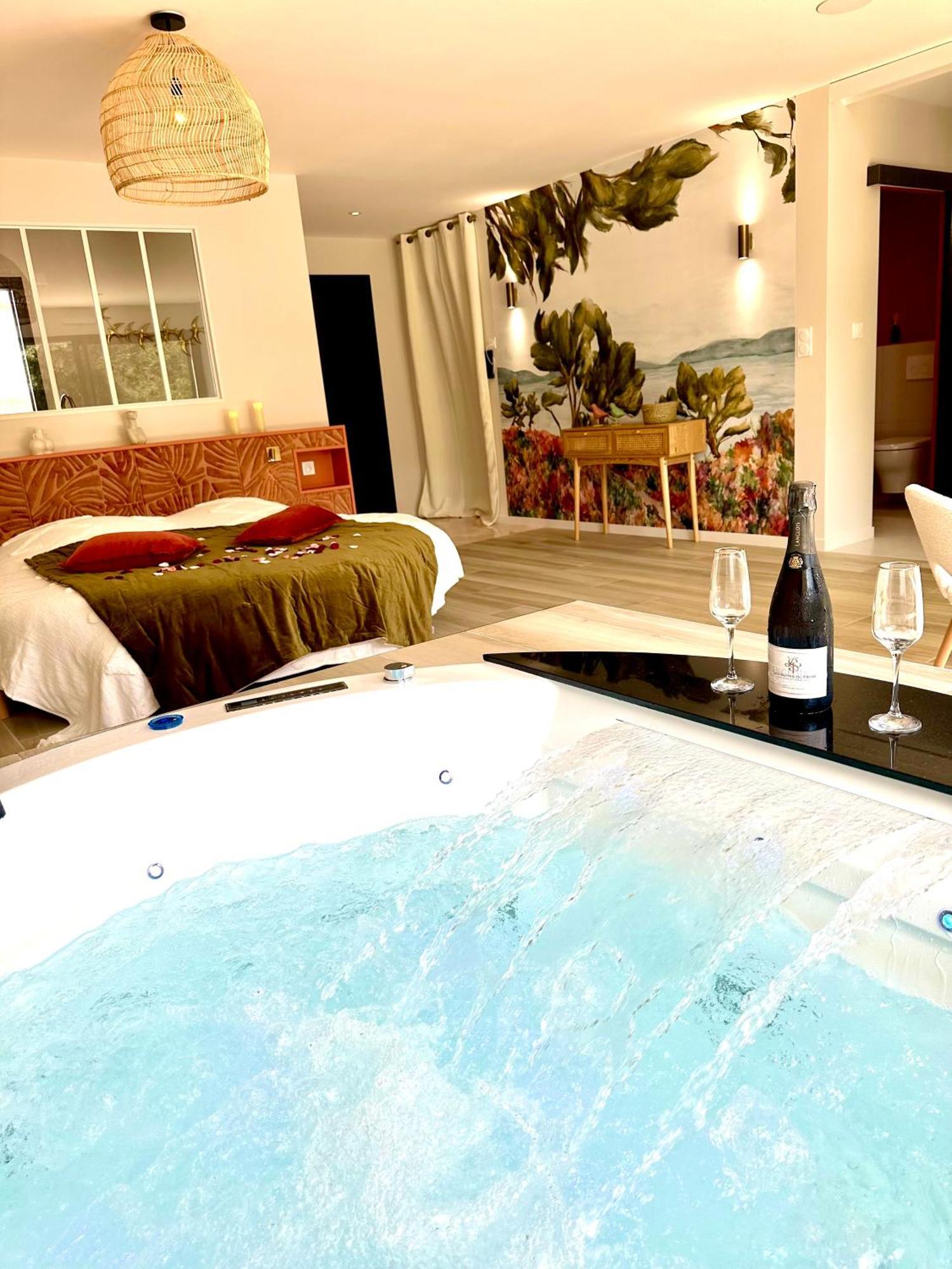 Les Suites Du Payre - Suite Romance Saint-Hilaire-de-Talmont エクステリア 写真