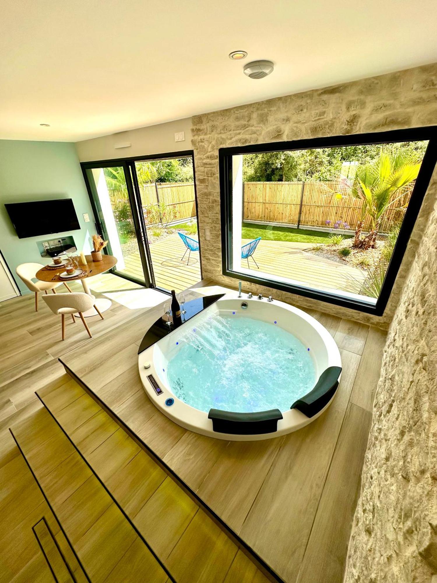 Les Suites Du Payre - Suite Romance Saint-Hilaire-de-Talmont エクステリア 写真