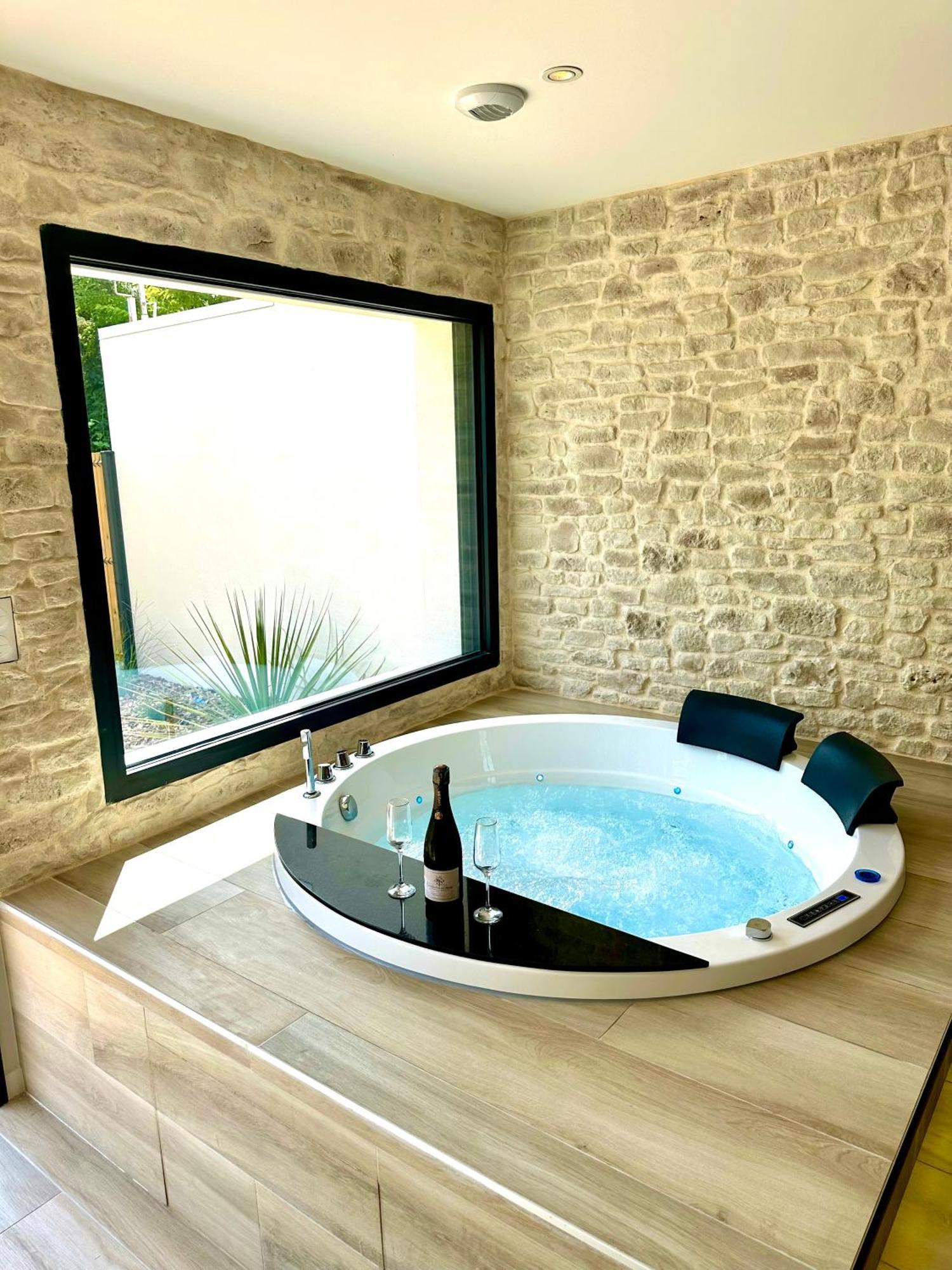 Les Suites Du Payre - Suite Romance Saint-Hilaire-de-Talmont エクステリア 写真
