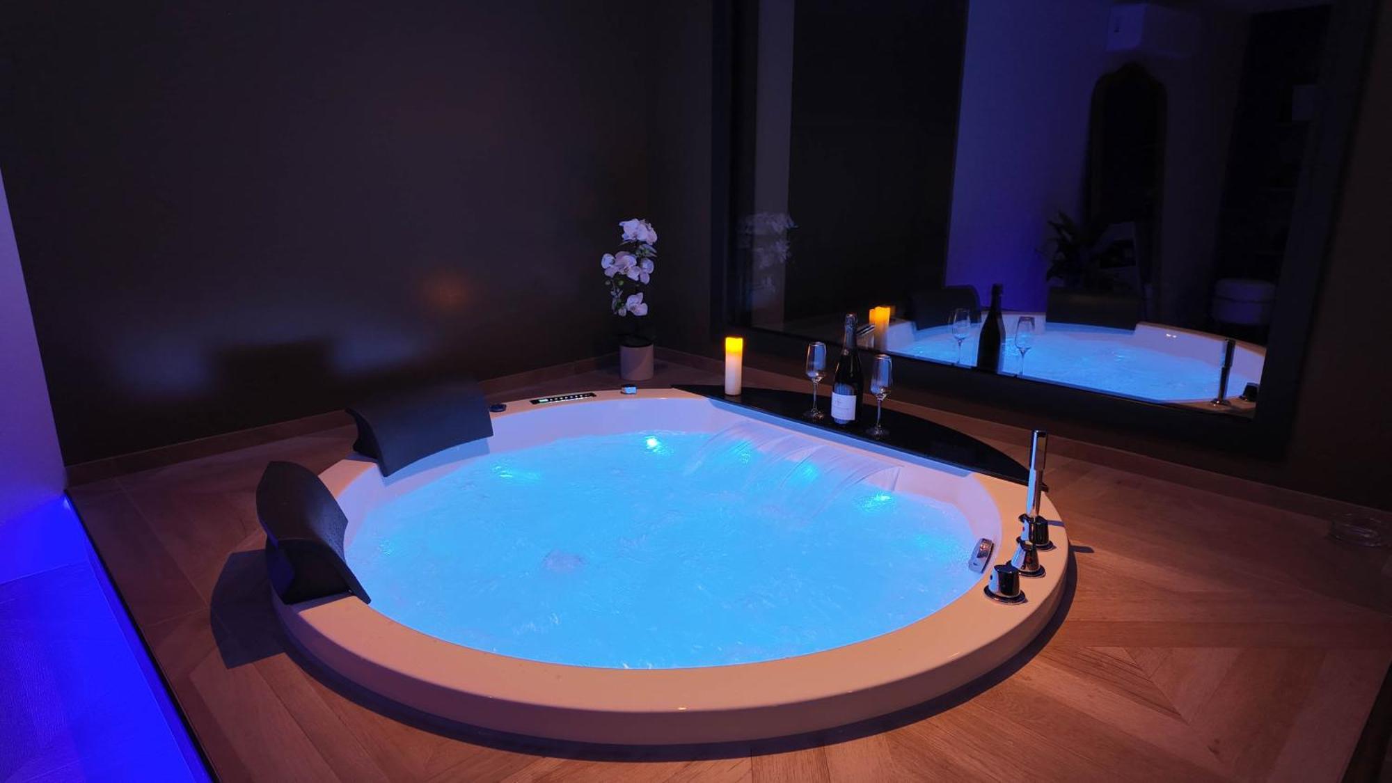 Les Suites Du Payre - Suite Romance Saint-Hilaire-de-Talmont エクステリア 写真