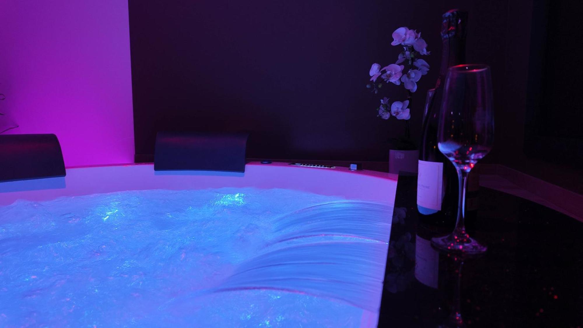 Les Suites Du Payre - Suite Romance Saint-Hilaire-de-Talmont エクステリア 写真